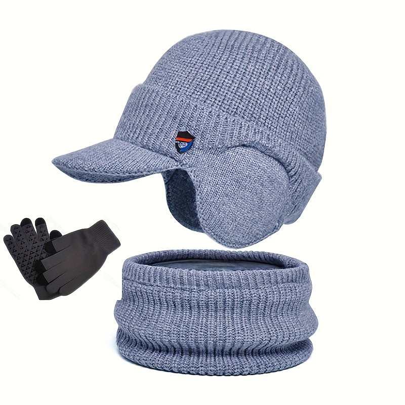 Vinterset med mössa keps, halsvärmare och vantar i stickat material