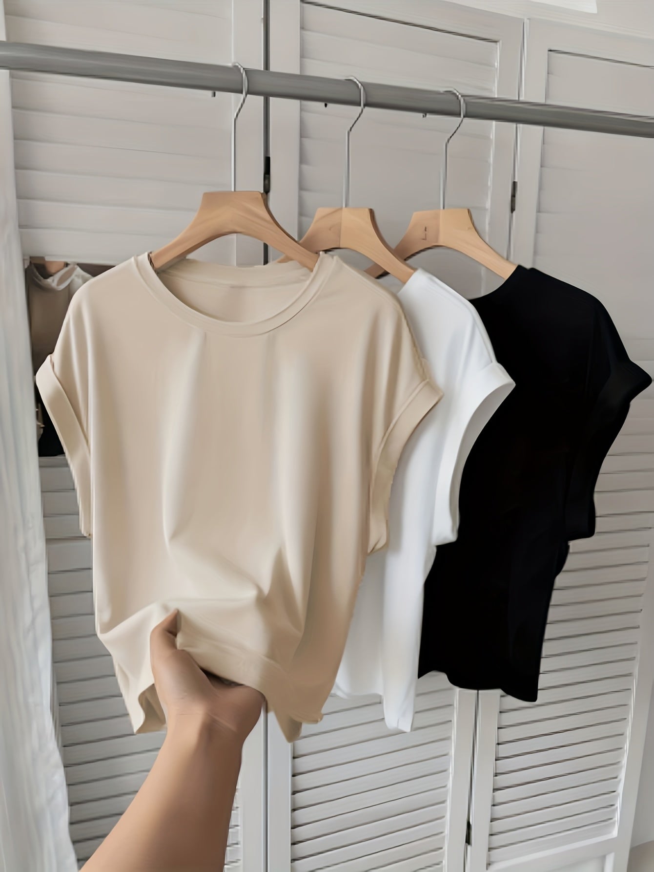 Dam T-shirt Kortärmad Modern Stil för Vardagsbruk och Avslappnad Look