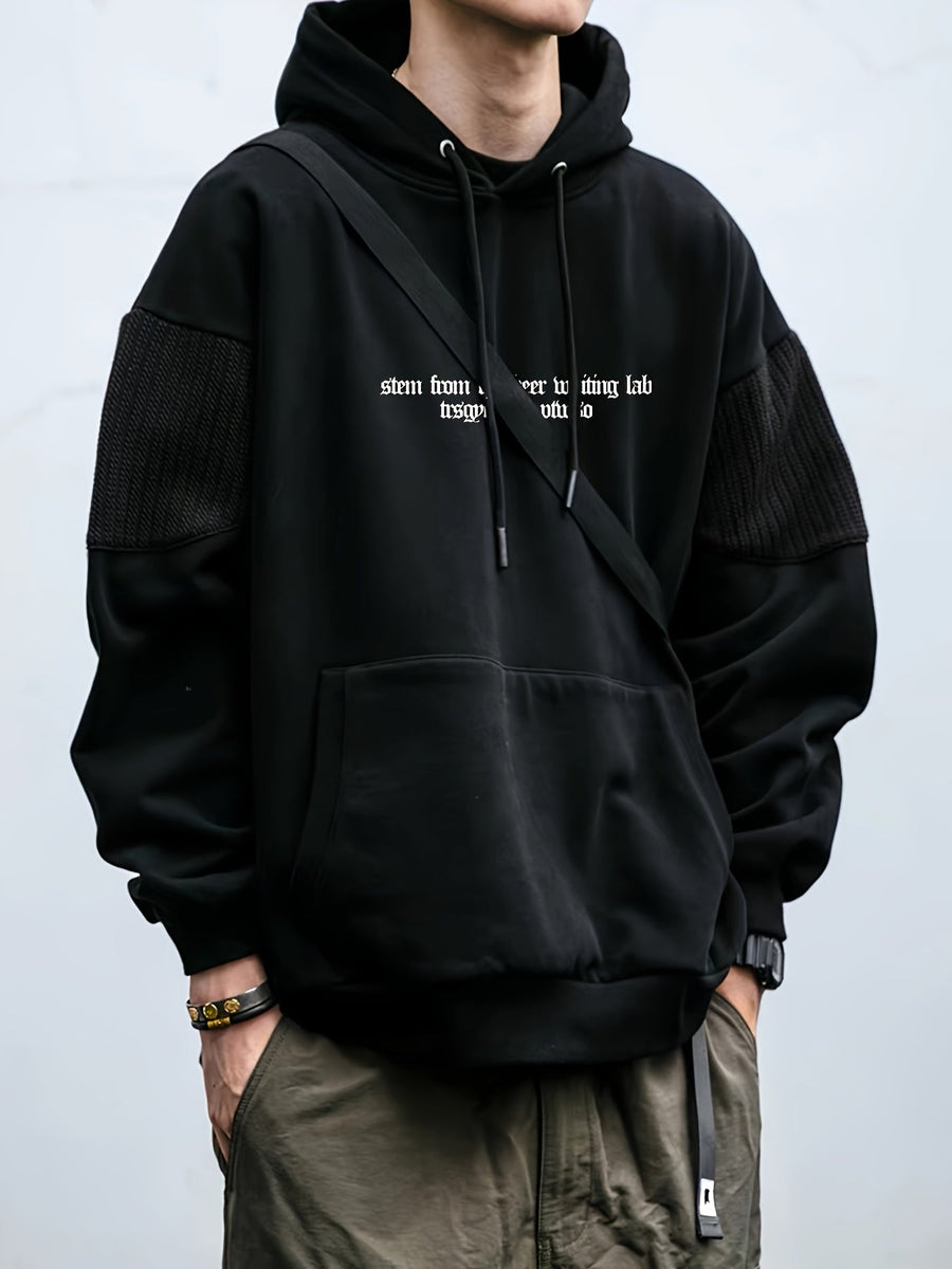 Herrhoodie med ficka och texttryck, stickade detaljer på ärmarna, khaki/svart