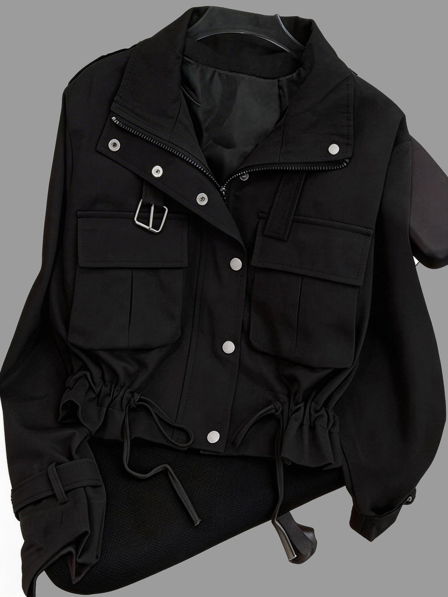 Dam kort jacka med krage och fickor, justerbar midja, militärstil