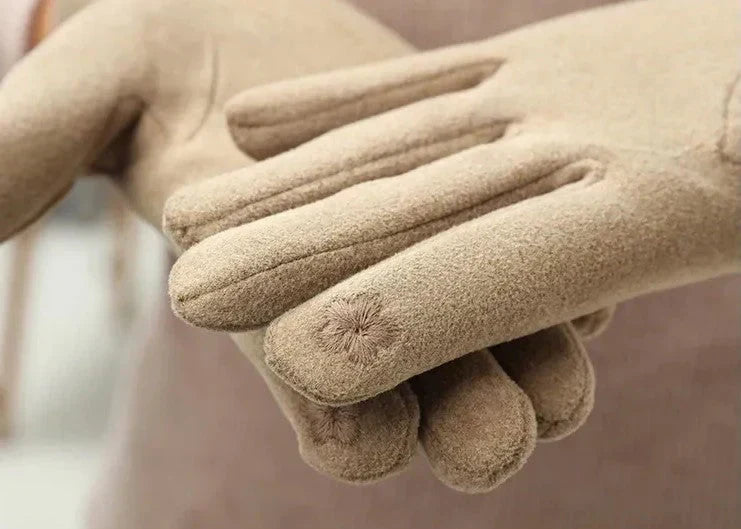Vinterhandskar för dam med metallspänne eller pompom-detalj