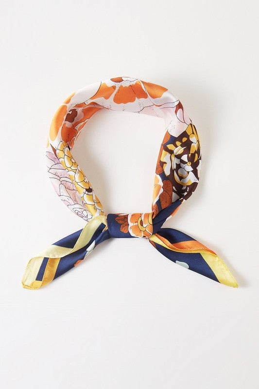 Fyrkantig Scarf med Blommotiv, Flerfärgad