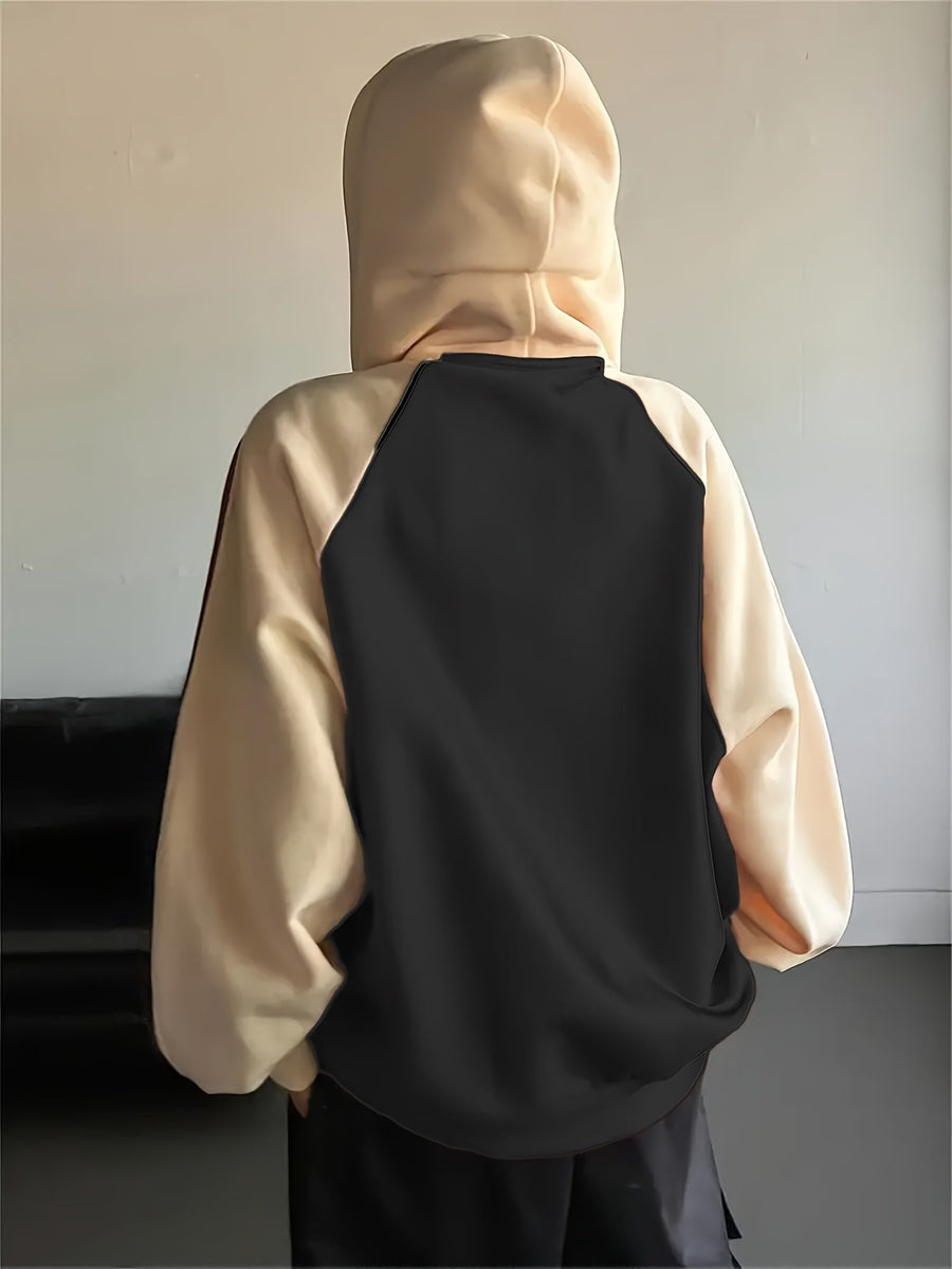 Damhoodie med dragkedja, huva och tre ränder på ärmarna