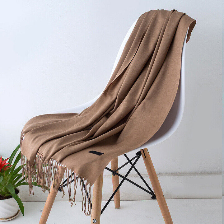 Enfärgad Sjal med Fransar - Mjuk Halsduk i Klassisk Design