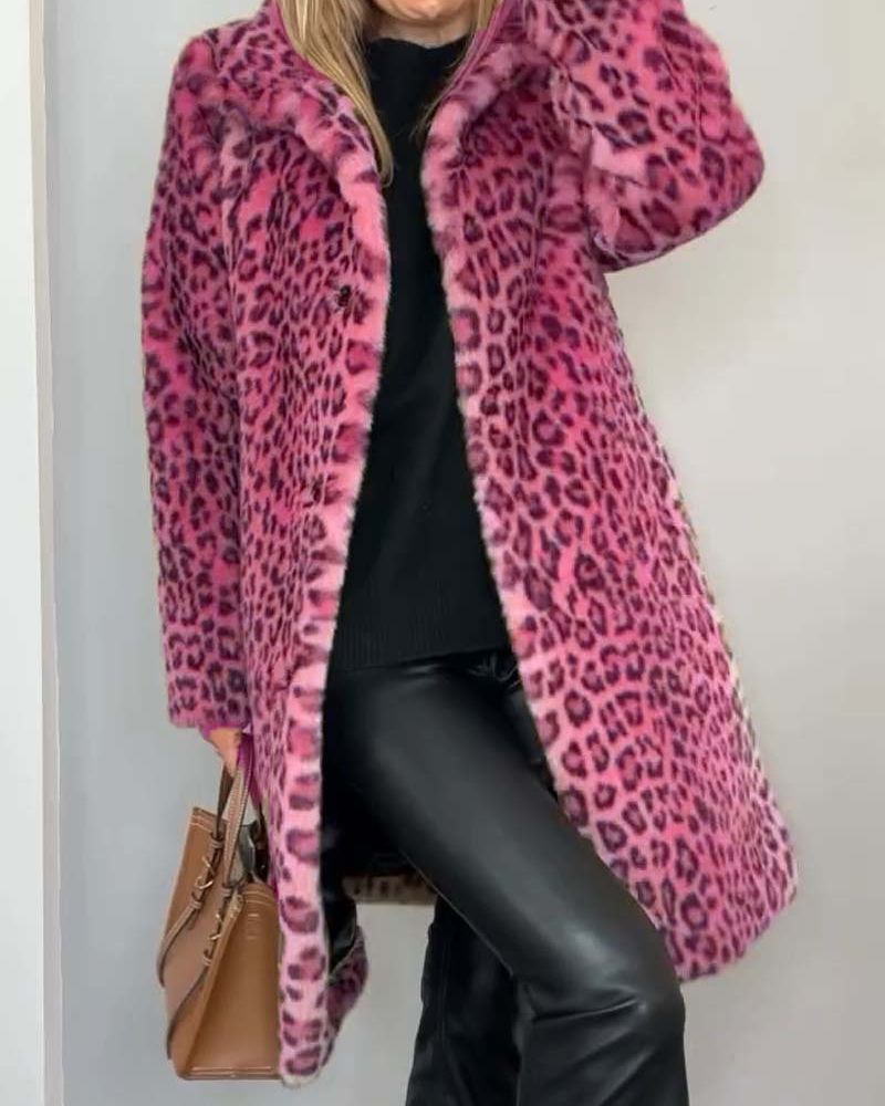 Damkappa i leopardmönster med slagkrage och långa ärmar
