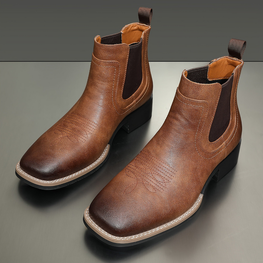 Bruna Chelseaboots med kvadratisk tå och elastiska sidopaneler, broderade detaljer