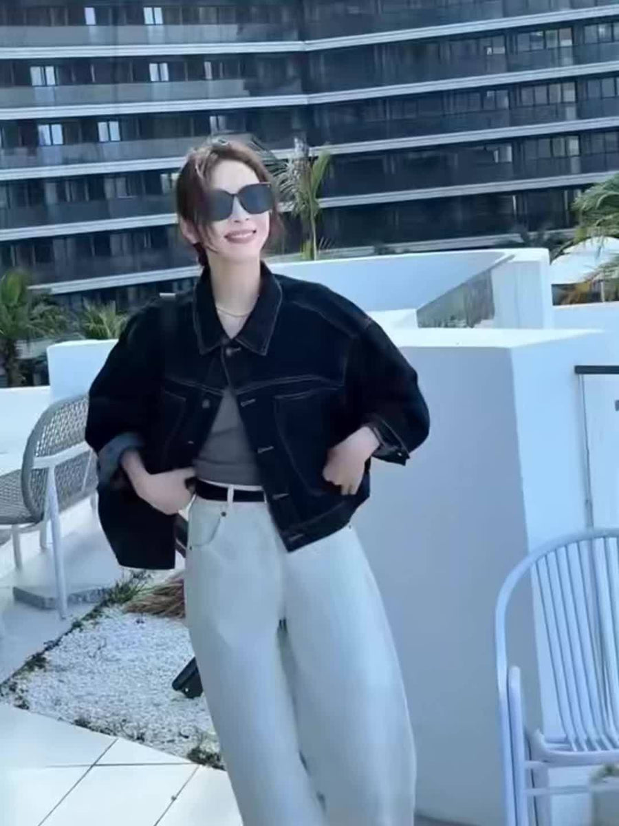 Dam denimjacka, mörkblå med klassisk krage och fickor