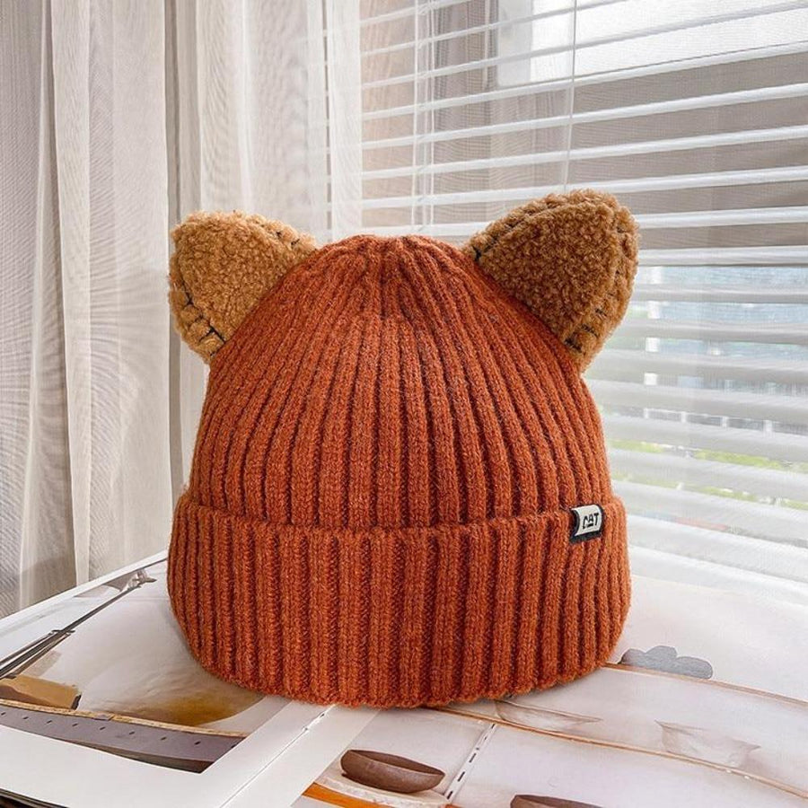 Ribbstickad Mössa med Kattöron, Varm Stickad Beanie