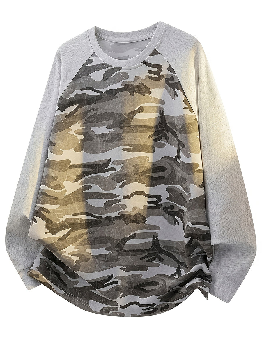 Långärmad t-shirt med kamouflagemönster och raglanärm