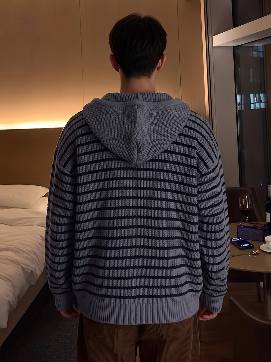 Hoodie med dragkedja, stickad tröja i randigt mönster