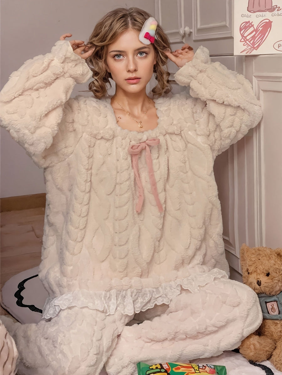 Mysig Pyjamas i Mjukt Material för Dam, Ljusbeige, Volangkant, Tvådelad