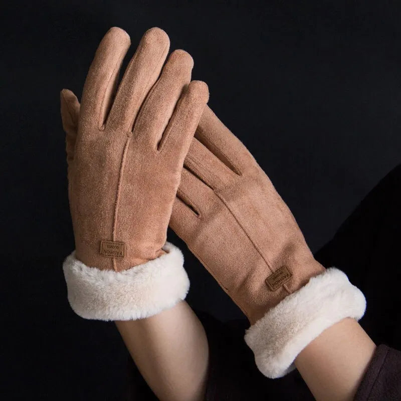 Varmfodrade handskar med fuskpälsdetaljer och mockaliknande yta