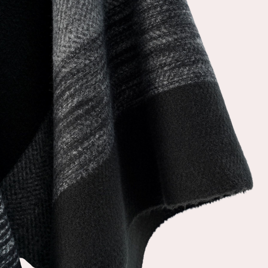 Beige rutig poncho med fransar, mjuk halsdukscape för dam