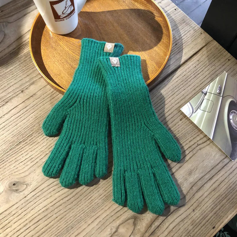 Stickade handskar i mjukt material med ribbad mudd, flera färger