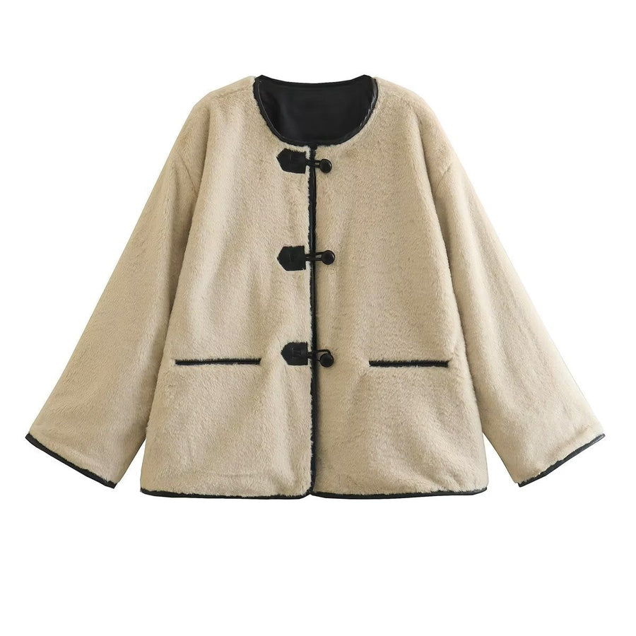 Beige Mjuk Jacka med Svarta Detaljer och Knappspännen