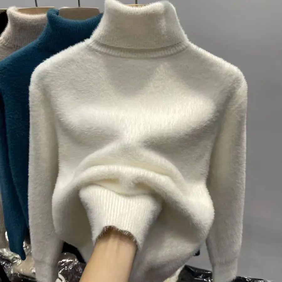 Mjuk Höghalsad Tröja för Dam i Fluffigt Material, Långärmad