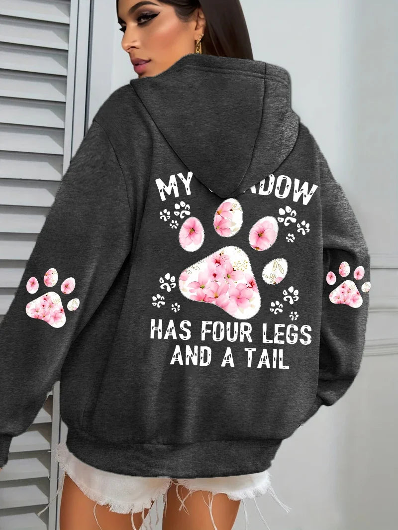 Hoodie med "My Shadow Has Four Legs And A Tail" tryck och blommiga tassar
