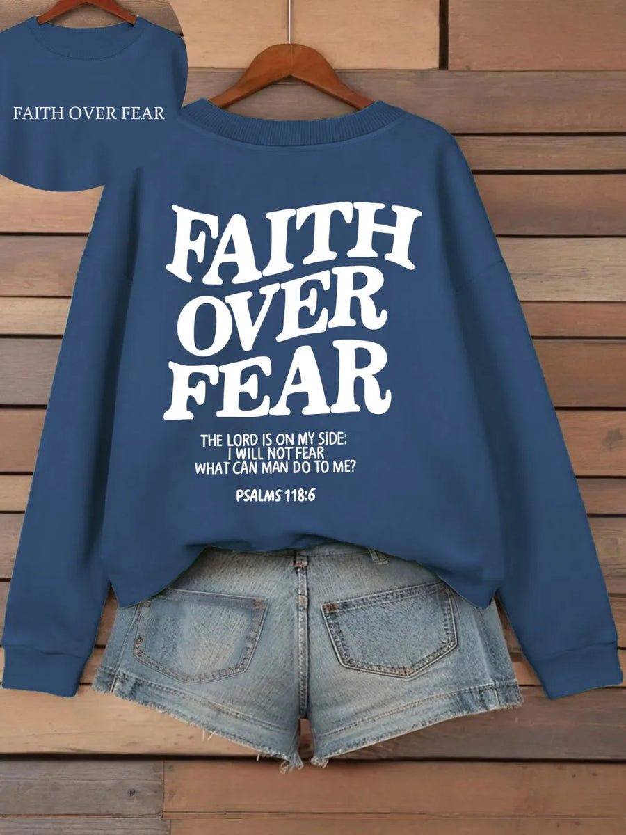 Hoodie med "Faith Over Fear" tryck och text, långärmad huvtröja
