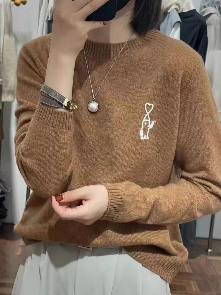 Tröja med rund hals och broderat mönster – mjuk stickad tröja för dam
