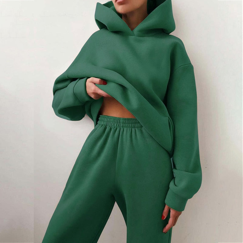 Damers mysigt tvådelat lounge-set med hoodie och joggingbyxor – perfekt för hemmabruk och avslappnad stil