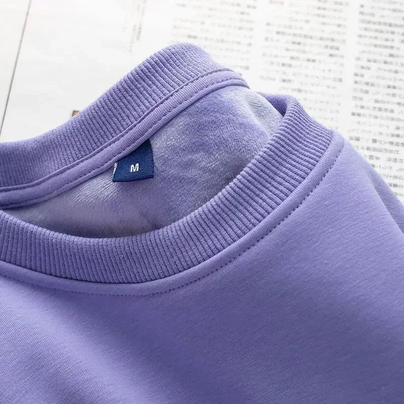 Unisex sweatshirt med rundhals och mjuk insida