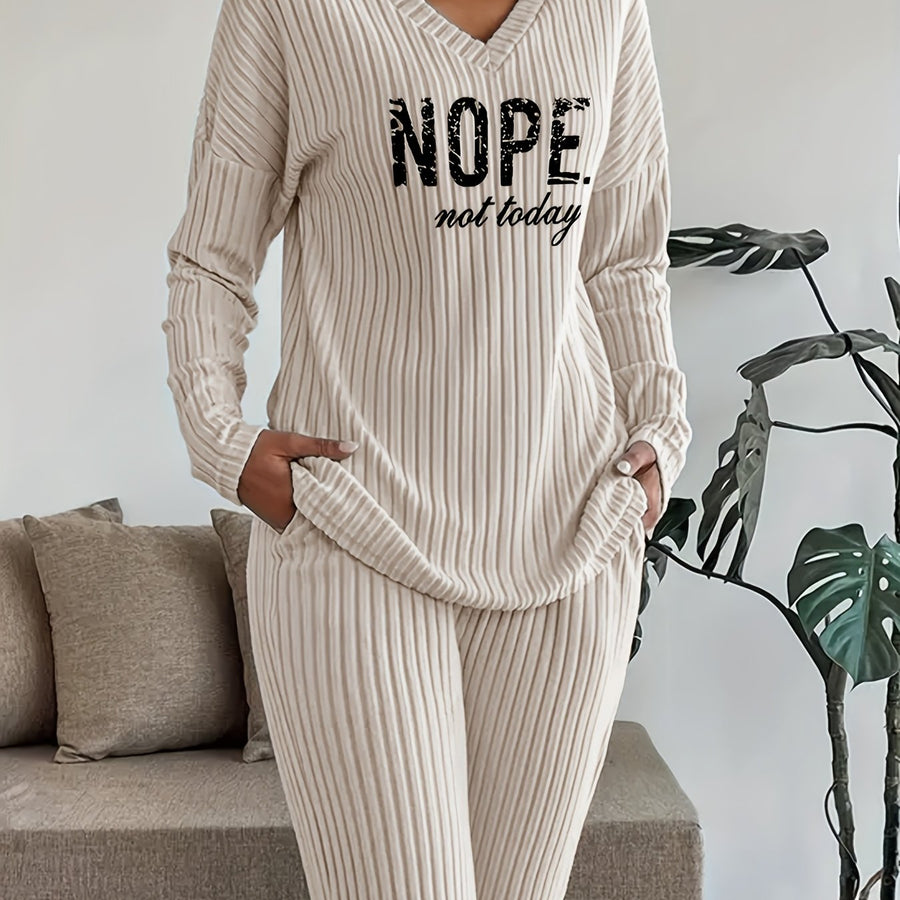 Ribbad loungewearset med V-ringning och tryck, långärmad tröja och vida byxor för dam
