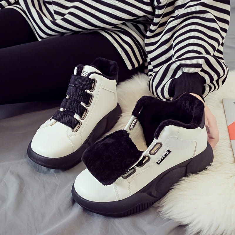 Höga sneakers med varmt foder och kardborreband, vit/svart