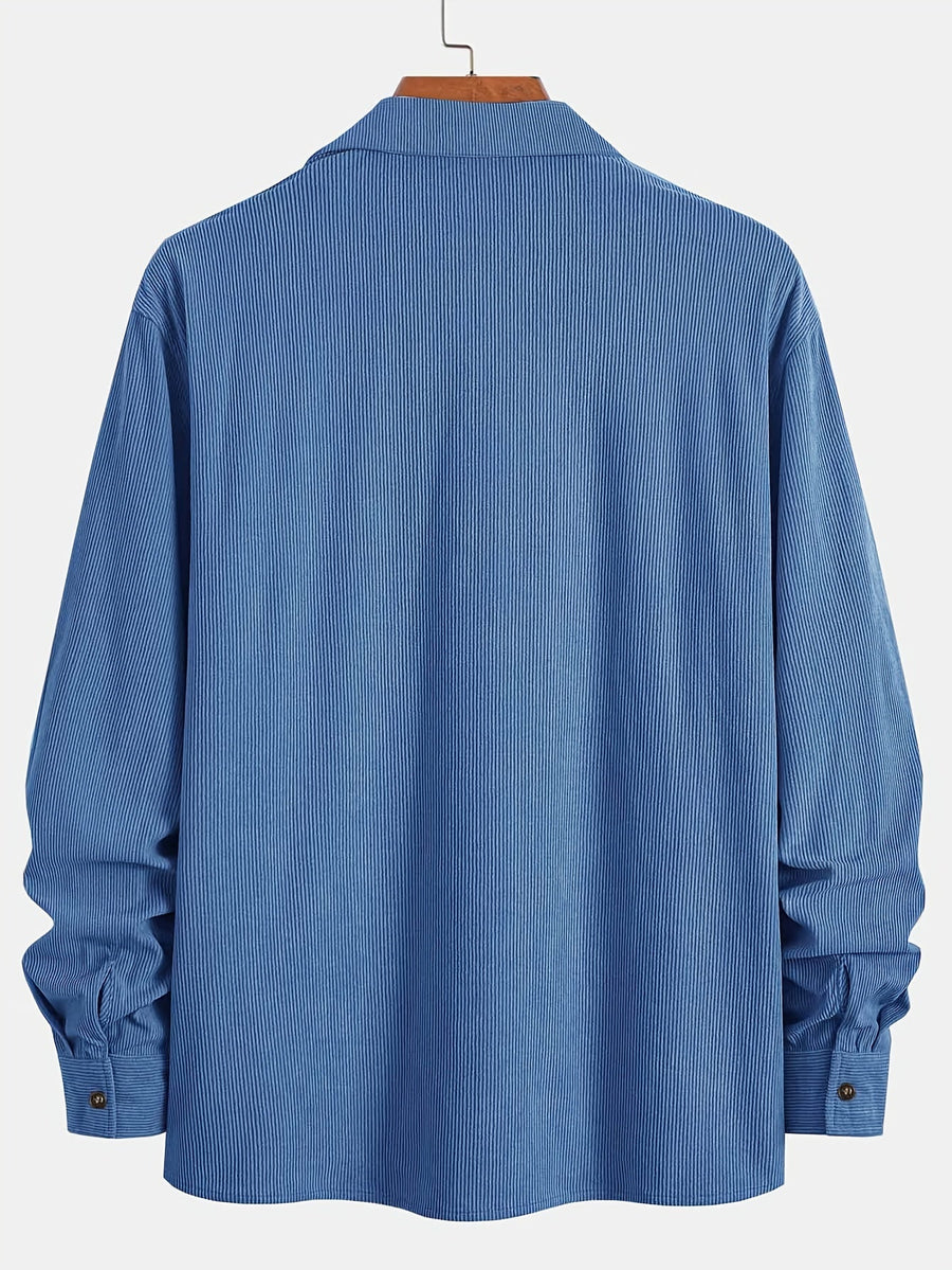 Herrskjorta i manchestertyg med krage och bröstfickor