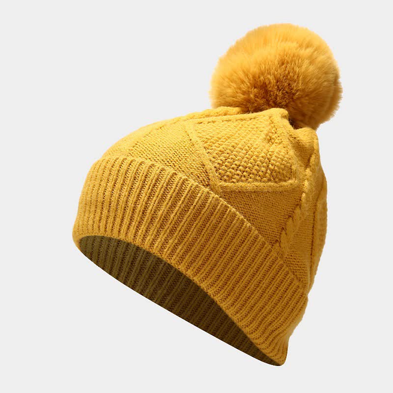 Mössset med mössa, halsduk och handskar, stickat med diamantmönster och pompom