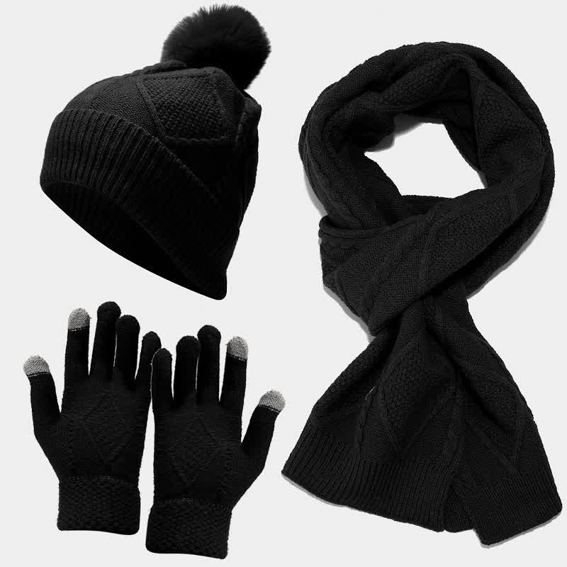 Mössset med mössa, halsduk och handskar, stickat med diamantmönster och pompom