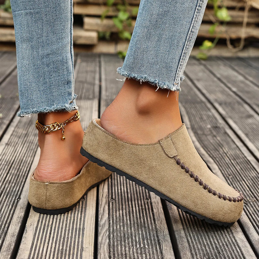 Mockasin Toffel för Dam med Dekorativ Söm, Bekväm Slip-on Modell