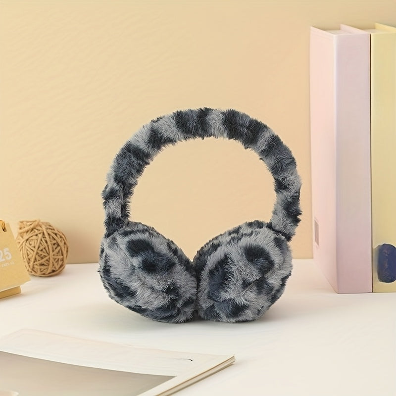 Varmt leopardmönstrat pälsfodrat vinteröronskydd i mjukt material