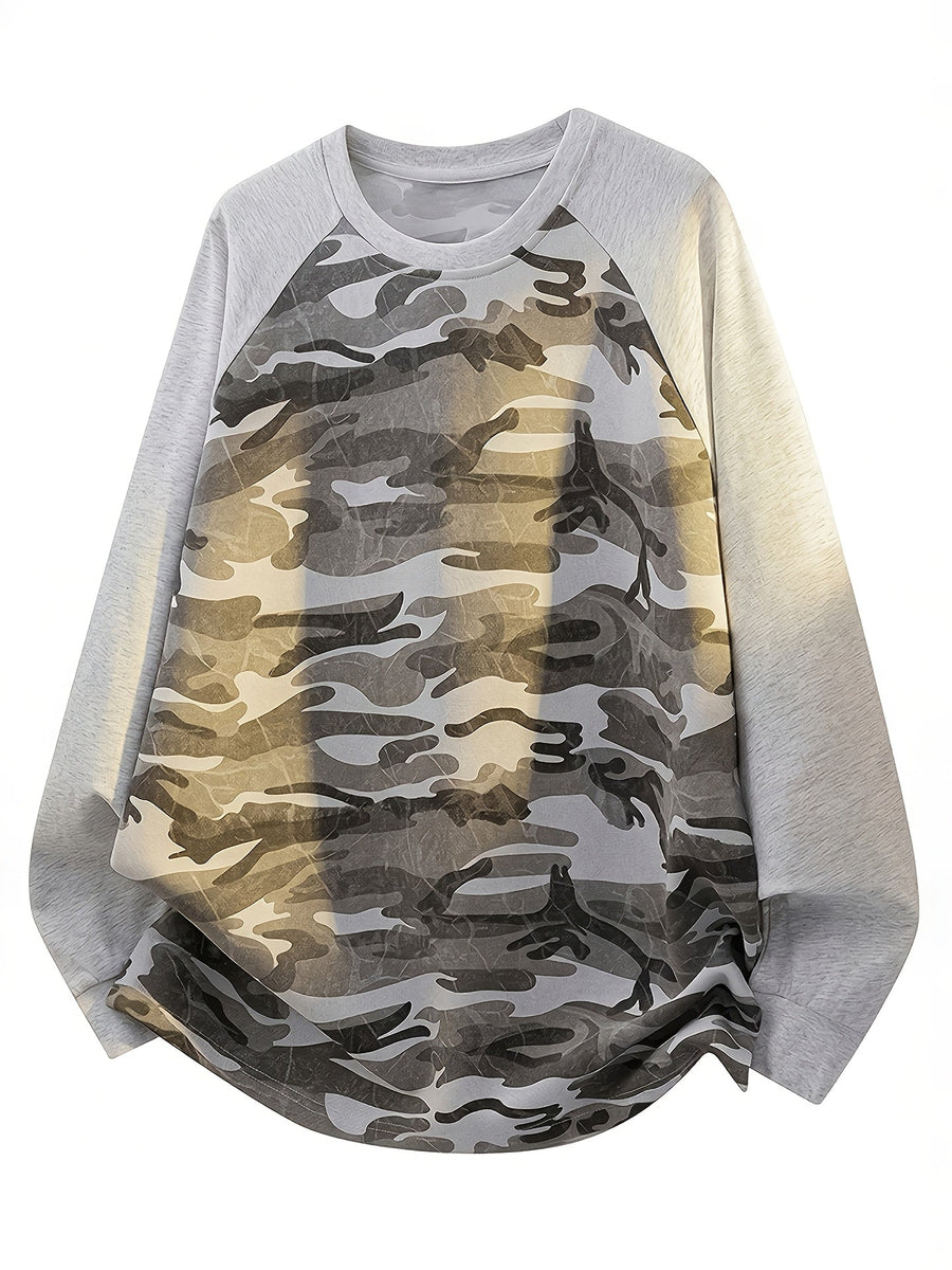 Långärmad t-shirt med kamouflagemönster och raglanärm