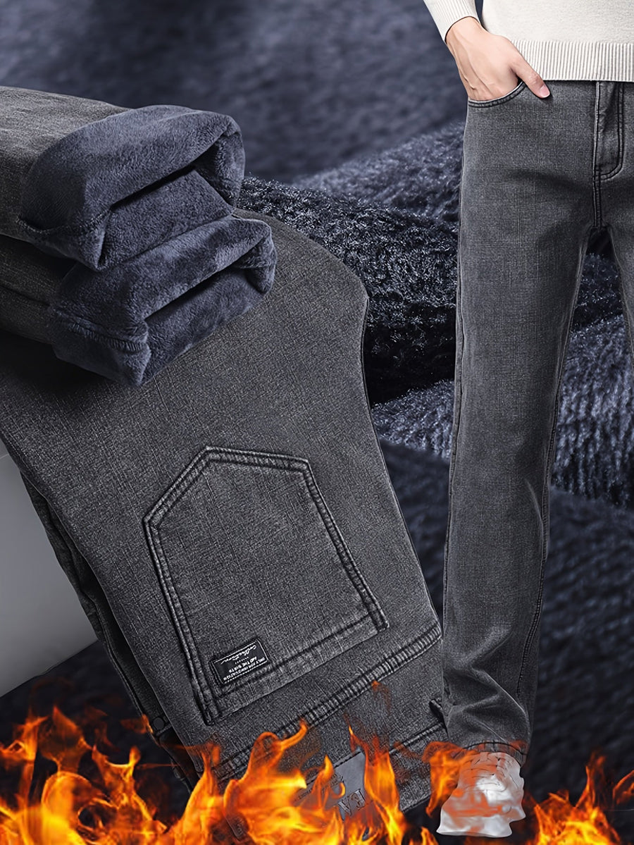 Herrjeans i grå denim med fickor och bälteshällor, klassisk passform