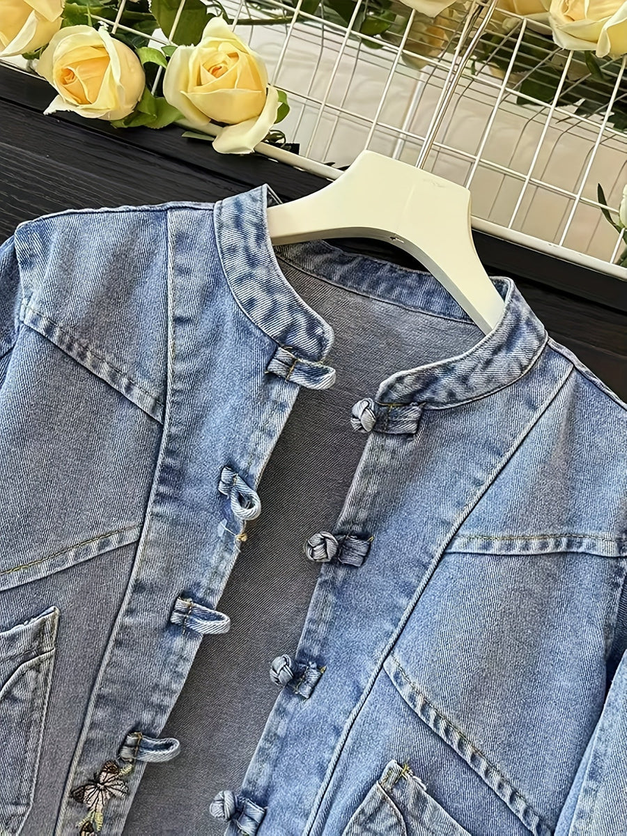 Jeansjacka med mandarin-krage och broderade fjärilar för dam