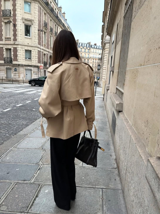 Kort Trenchjacka Dam med Krage och Knappar, Beige