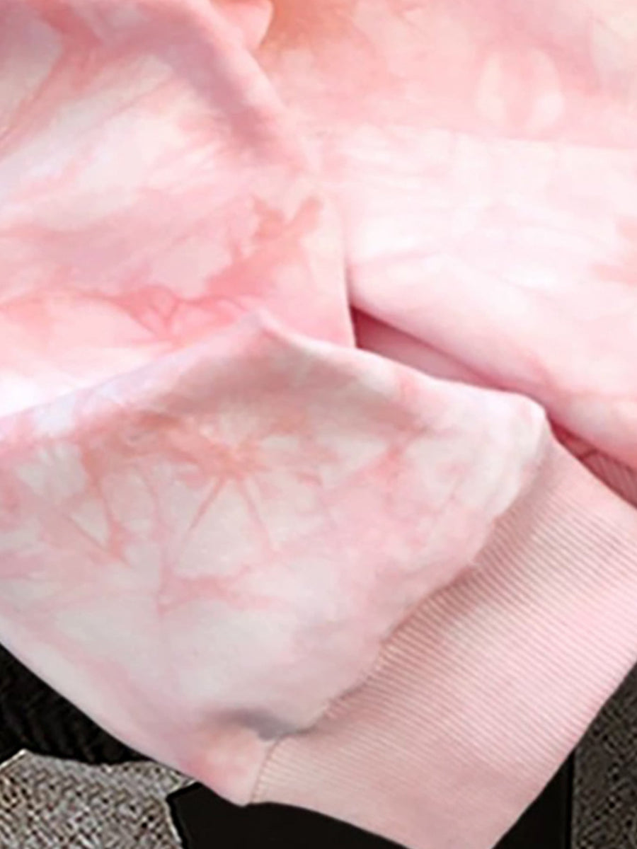 Rosa tie-dye hoodie med spindelmotiv och luva