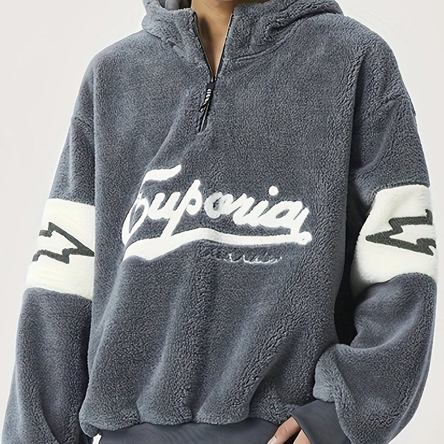 Fleecehuvtröja med halv dragkedja och broderad text, sportig design