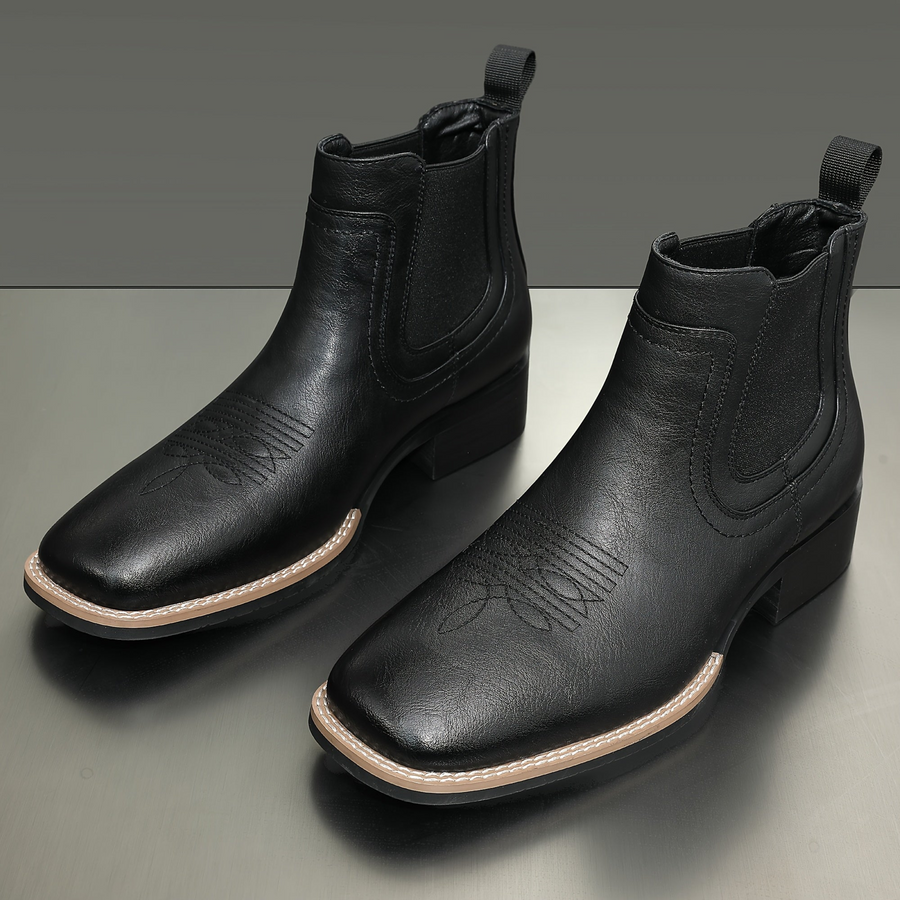 Bruna Chelseaboots med kvadratisk tå och elastiska sidopaneler, broderade detaljer