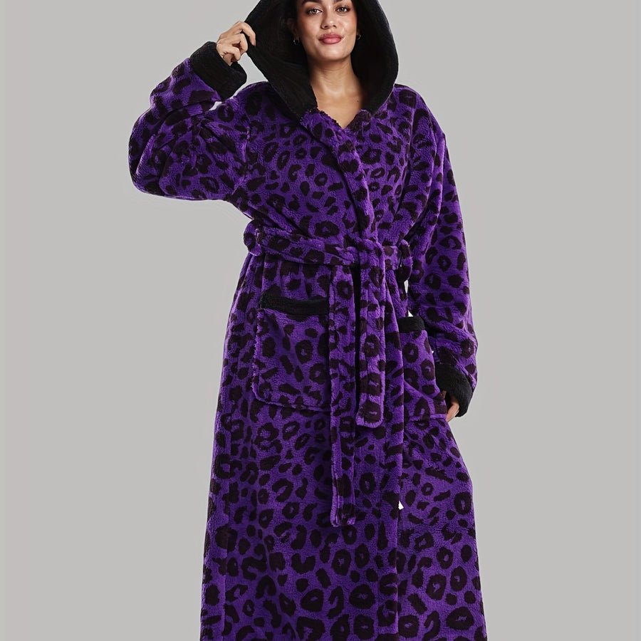 Leopardmönstrad morgonrock med huva i mjukt material