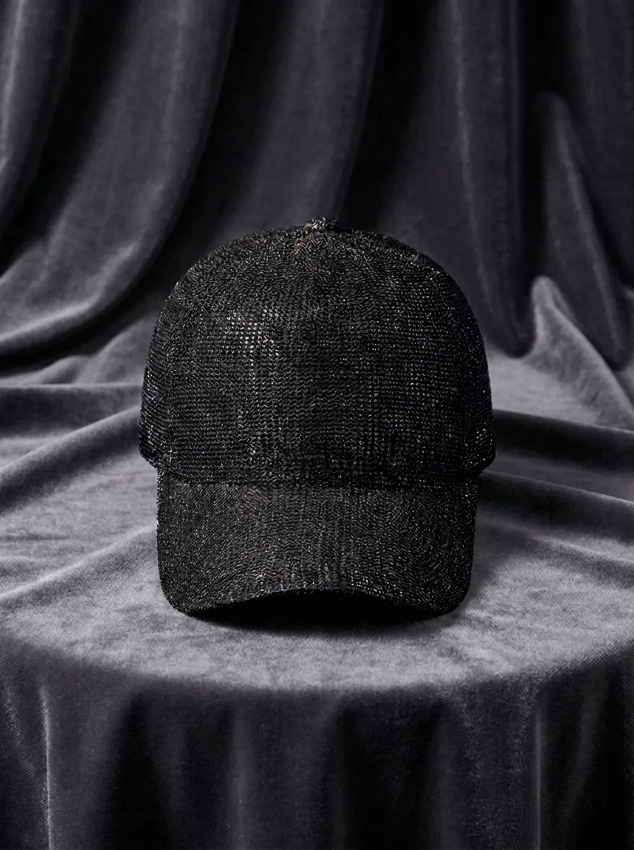 Glittrig baseballkeps med strass och meshdetalj