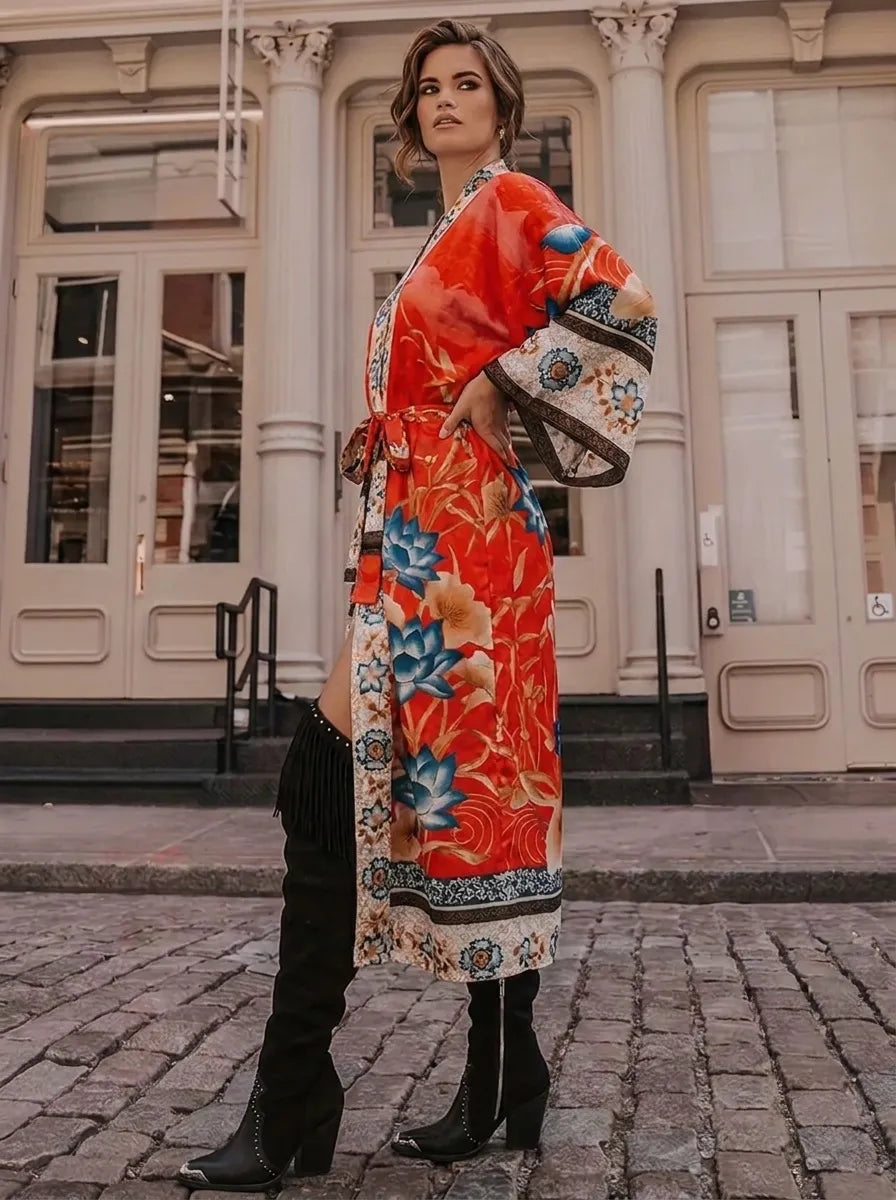 Kimono med blommigt mönster och knytband