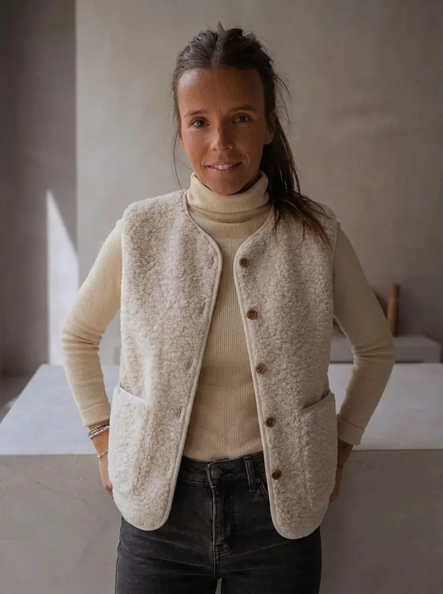 Fårskinnsimitation Västar för dam, beige med knäppning