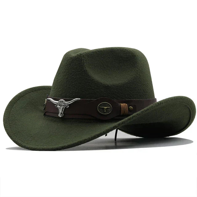 Cowboyhatt i filt med tjurskalledekor och läderband
