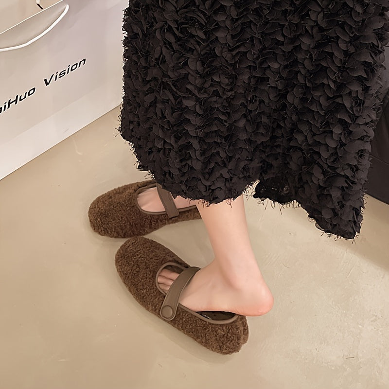 Damballerinaskor fluffigt material med ankelrem