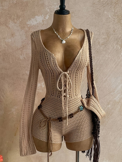 Dam Playsuit i Boho-Stil med Djup V-ringning och Knytning – Perfekt för Strand och Semester