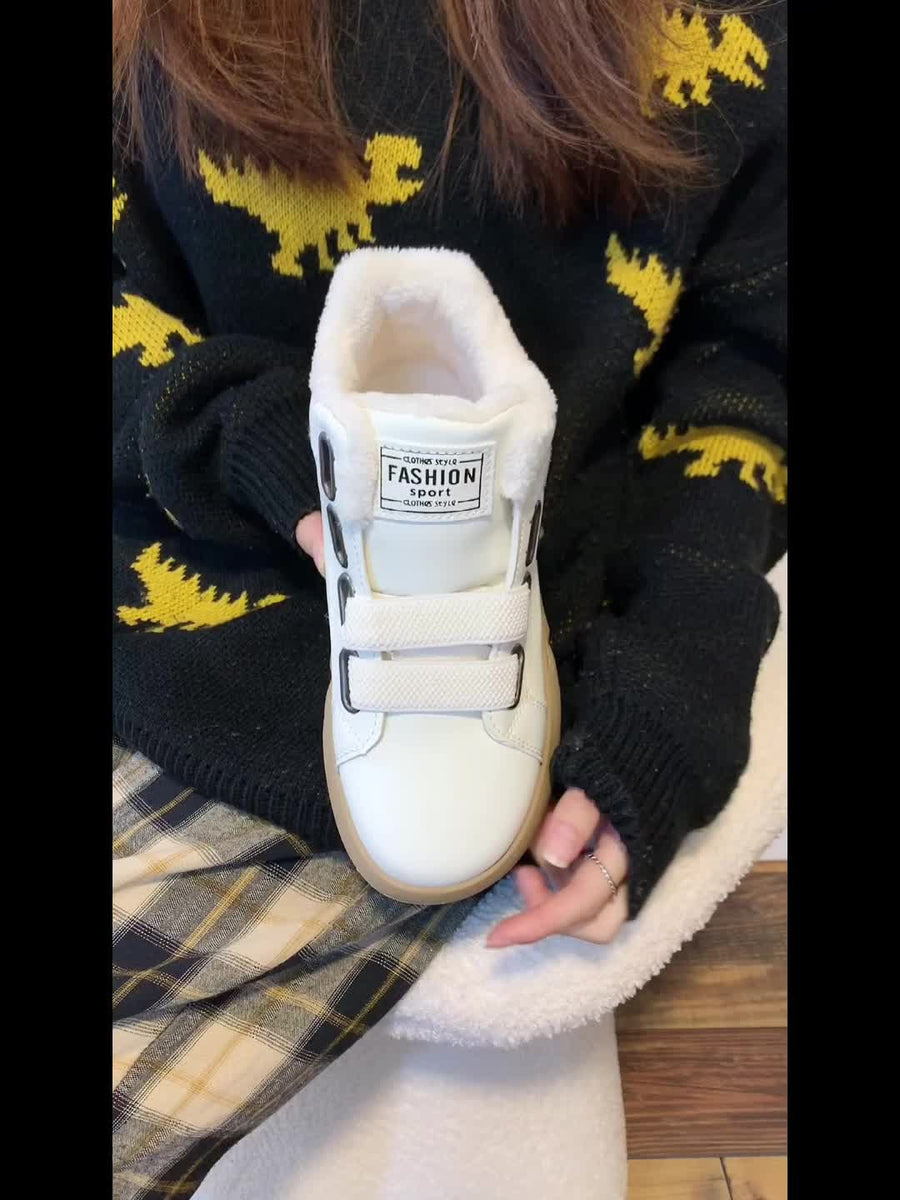 Höga sneakers med varmt foder och kardborreband, vit/svart