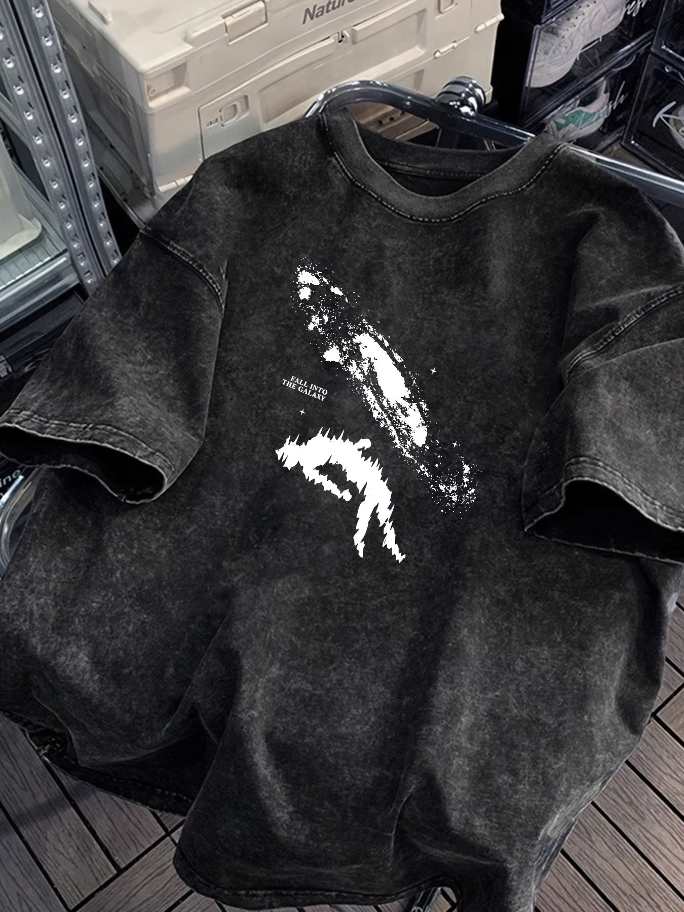 Herr T-shirt med grafiskt tryck, avslappnad stil för sommar, casual mode