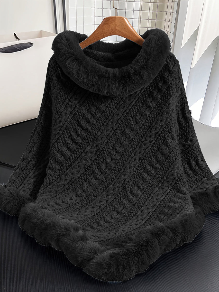 Kabelstickad poncho med fuskpälskant och polokrage