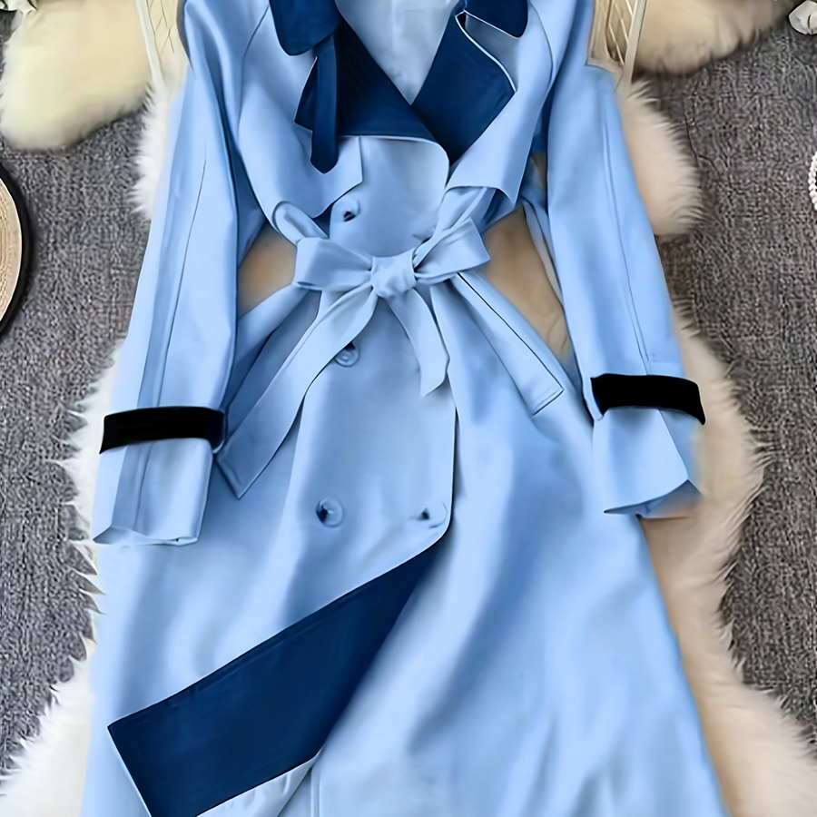 Dam Trenchcoat med Skärp, Kontrastfärgad Krage och Dubbelknäppning
